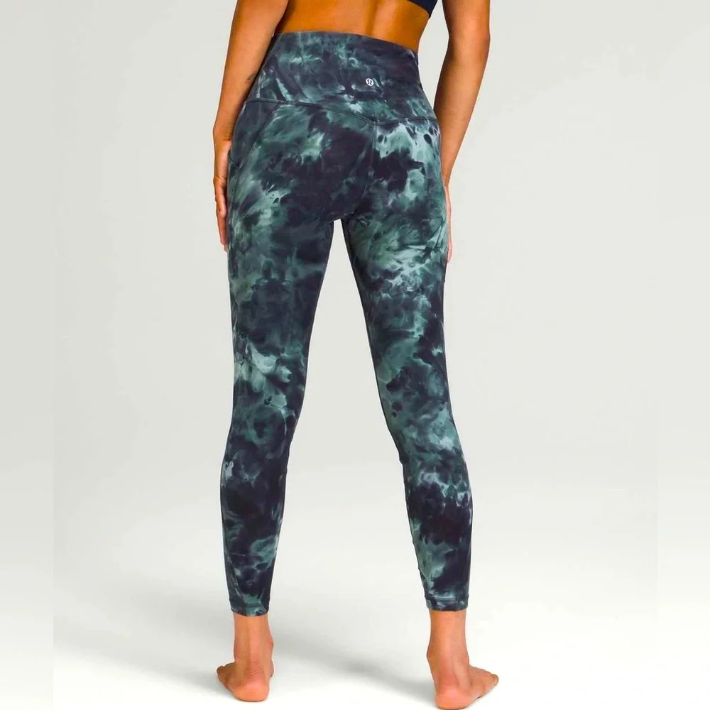 Lululemon Align High-Rise Pant Pockets 25"
Diamond Dye